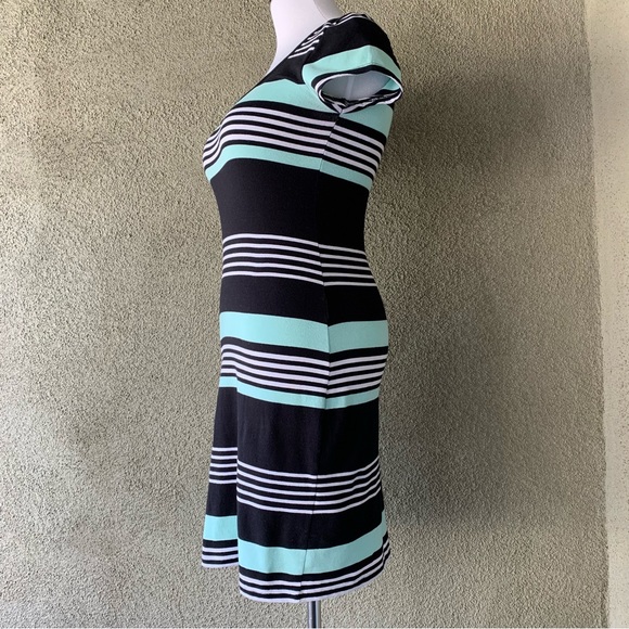 🔥5/$20🔥 “Derek Heart” Striped Jersey Mini-Dress size M - Picture 5 of 9